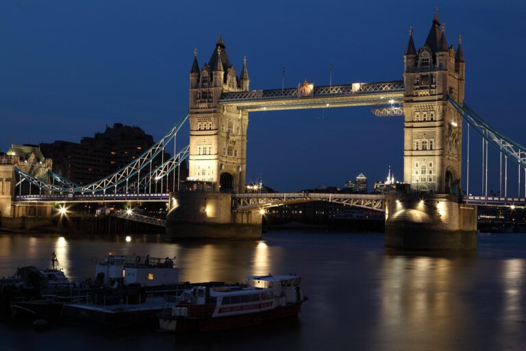 bridge, london, architecture, london bridge, nature, illuminated, infrastructure, river, thames, river thames, boats, vessels, landmark, famous, tourist attraction, tourist destination, building, england, lights, night, towers, water