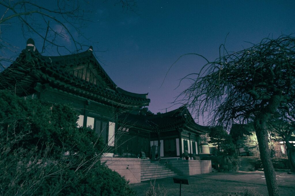 Temples et palais à Séoul : culture, histoire et immersion 🇰🇷 korea, republic of korea, seoul, gilsangsa temple, section, temple, night, landscape, night view, architecture